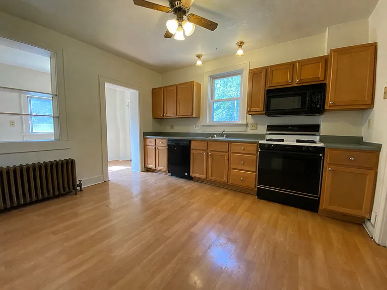 3135 Bates St — Photo 3
