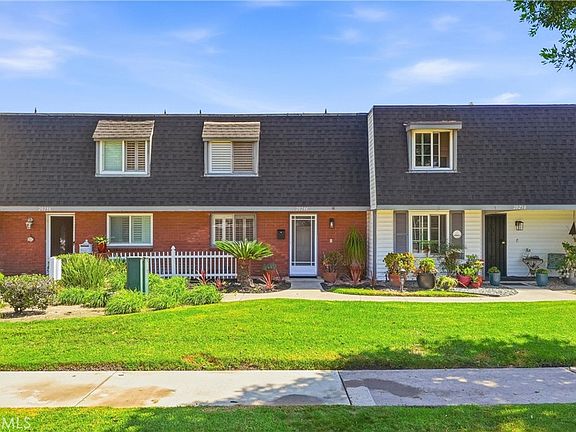 2nd image of 20244 Magnolia St
