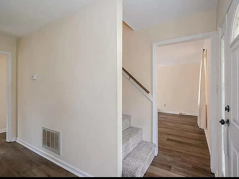 143 Caymen Ct — Photo 6