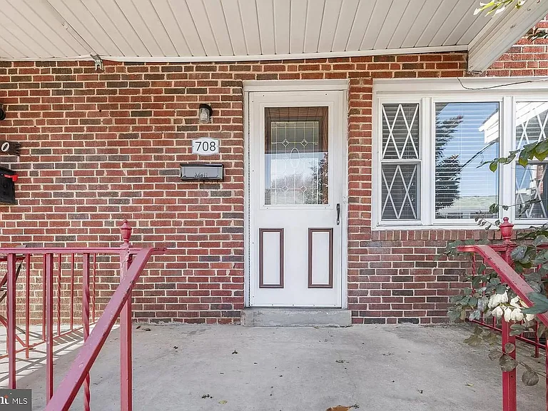 708 Umbra St — Photo 16