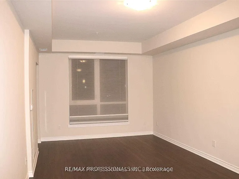 150 Oak Park Blvd #403 — Photo 6