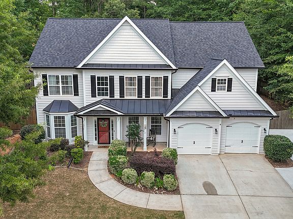 2nd image of 105 Tudor Way