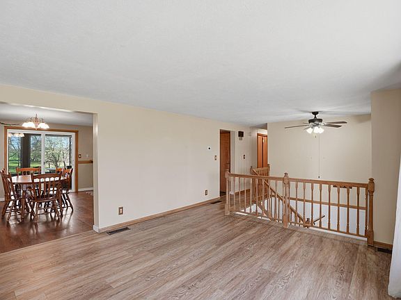 3rd image of 7475 Cox Rd