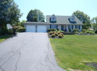 1265 Oak Dr, Shavertown, PA 18708