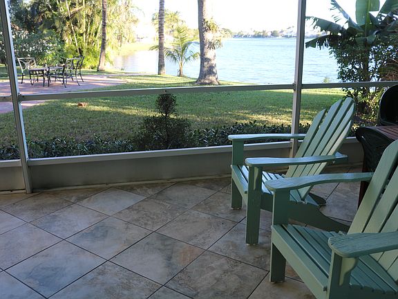 screen/tiled patio w/view