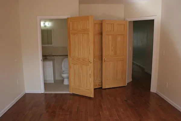 Rented by Bedford Realty USA Corp | media 4