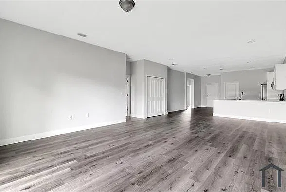 3 bed, 1379 sqft, $1,800 — Photo 1