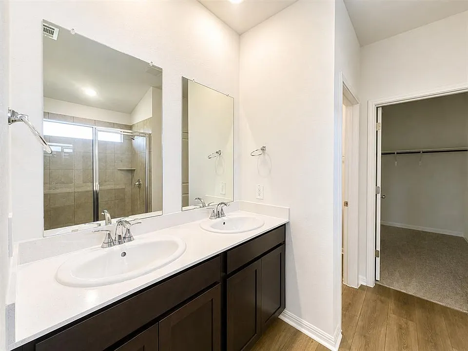 105 Fossil Dr