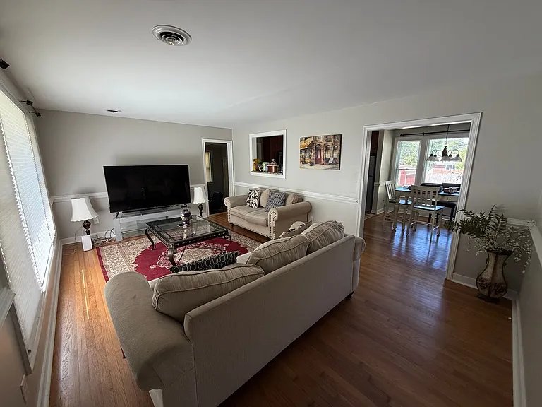 2210 Manlyn Rd — Photo 5