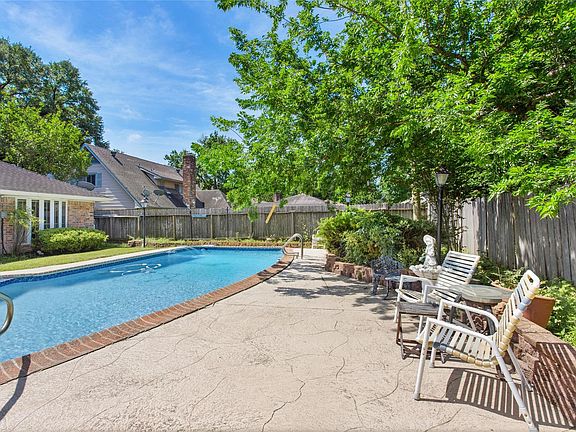 2nd image of 5622 Long Creek Ln