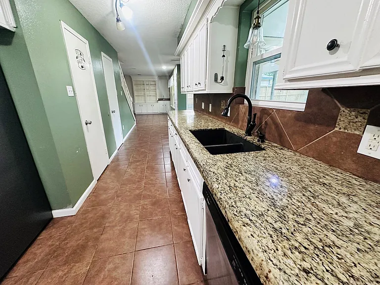 17502 Cassina Dr — Photo 17