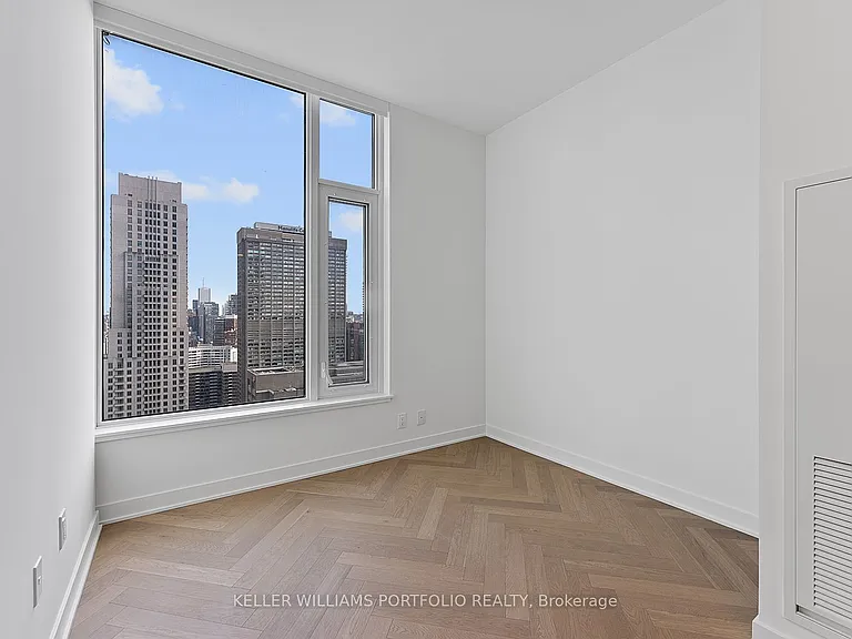 11 Yorkville Ave #2907 — Photo 10