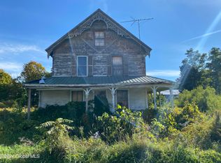 2574 S Moriah Rd, Moriah, NY 12960