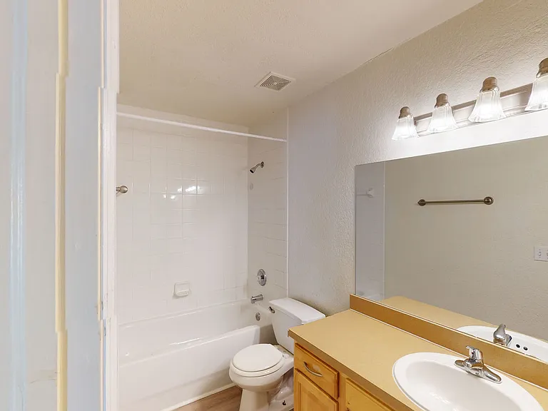 The Breyley Apartments — Photo 35