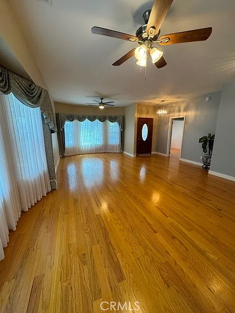3 bed, 1215 sqft, $3,900 — Photo 4