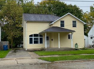 710 E Chamberlin St #1, Dixon, IL 61021