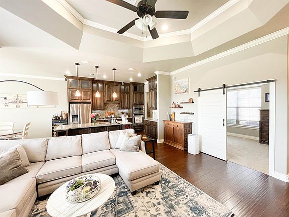 3rd image of 1005 Stonebridge Village Dr