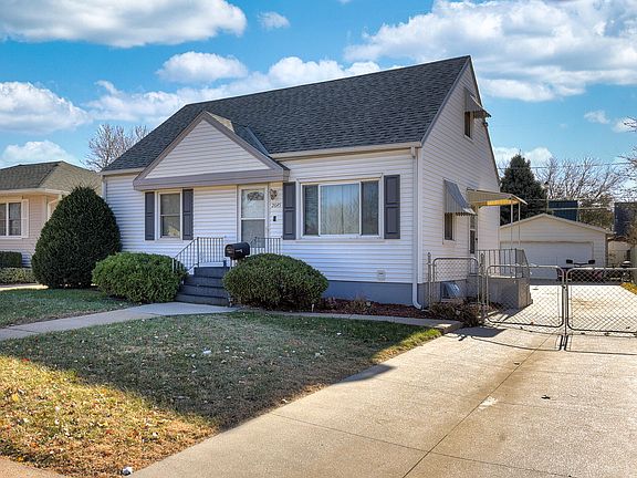 2nd image of 2645 East Ave