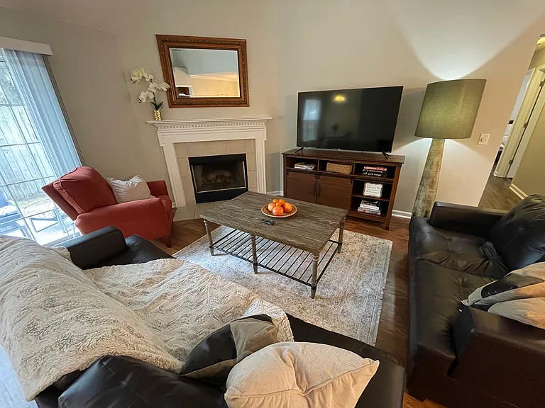 37 Rose Hill Dr — Photo 1