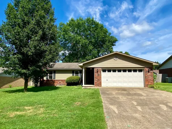 1105 S Laredo Ave, Russellville, AR 72801