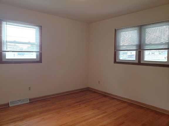 5th image of 255 Park St #259