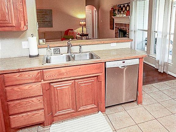 5th image of 15111 Brookstone Dr