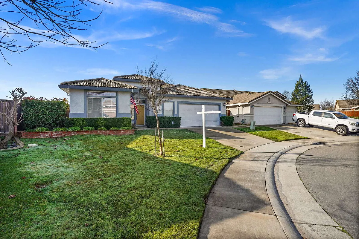 Building Photo - 9942 Valderama Way