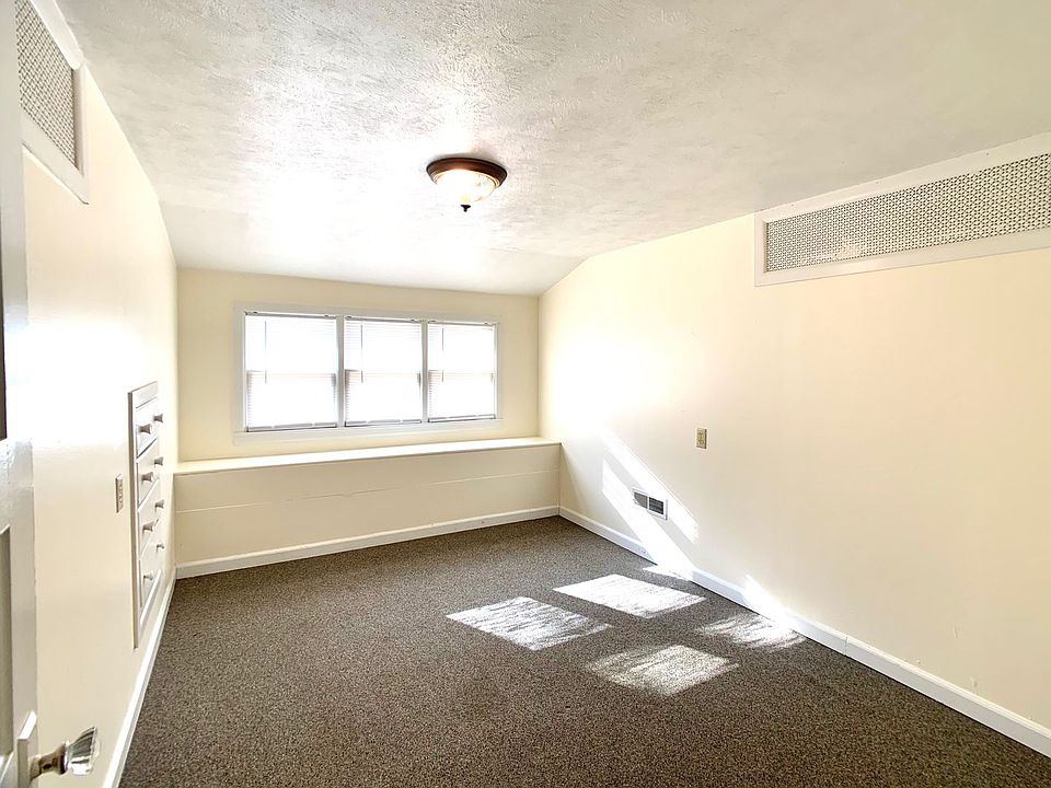 905 9th 905 9th Ave Dodge City KS Zillow