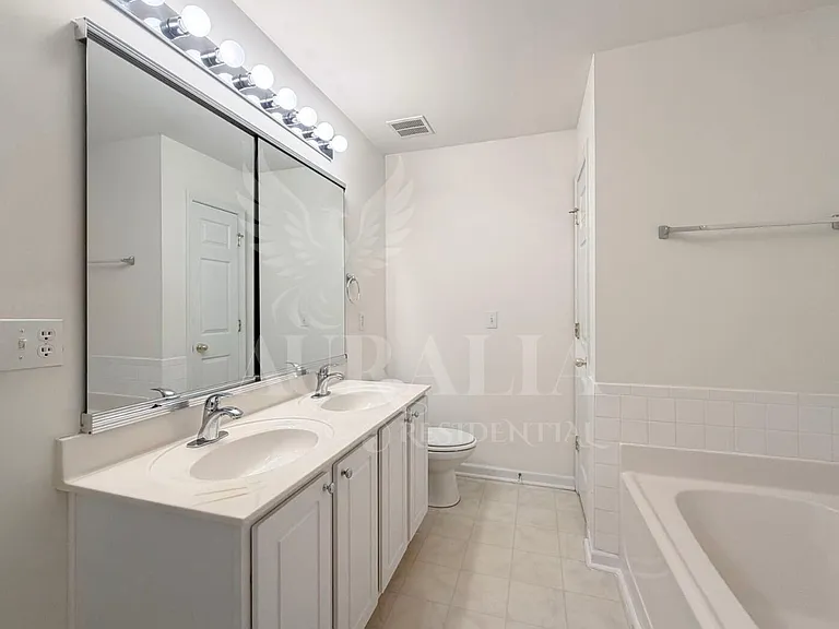 3021 Barrymore St #111 — Photo 23