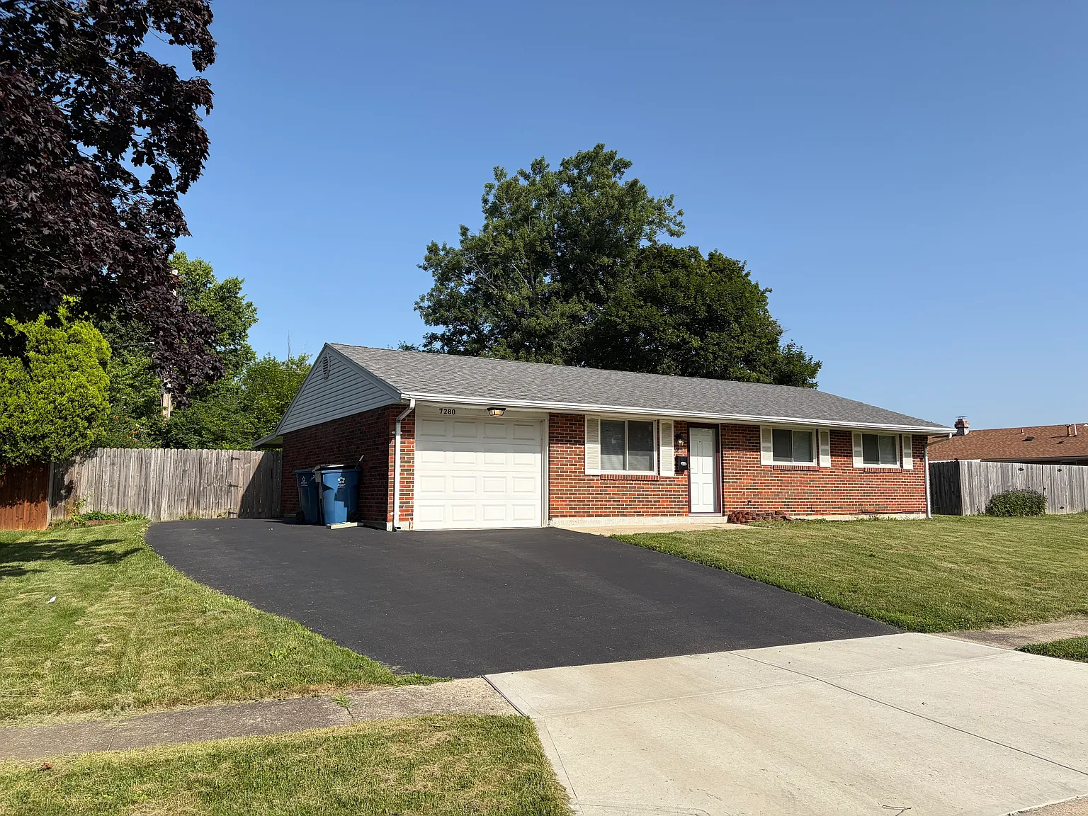 3 bed, 999 sqft, $1,600 — Photo 1