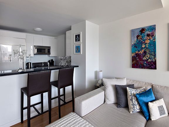 4th image of 4630 Center Blvd APT 709