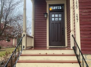 229 S Water St, Batavia, IL 60510