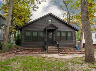 819 Saint Johns Ave, Highland Park, IL