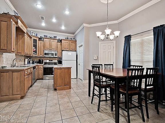 5th image of 67 W Northaven St