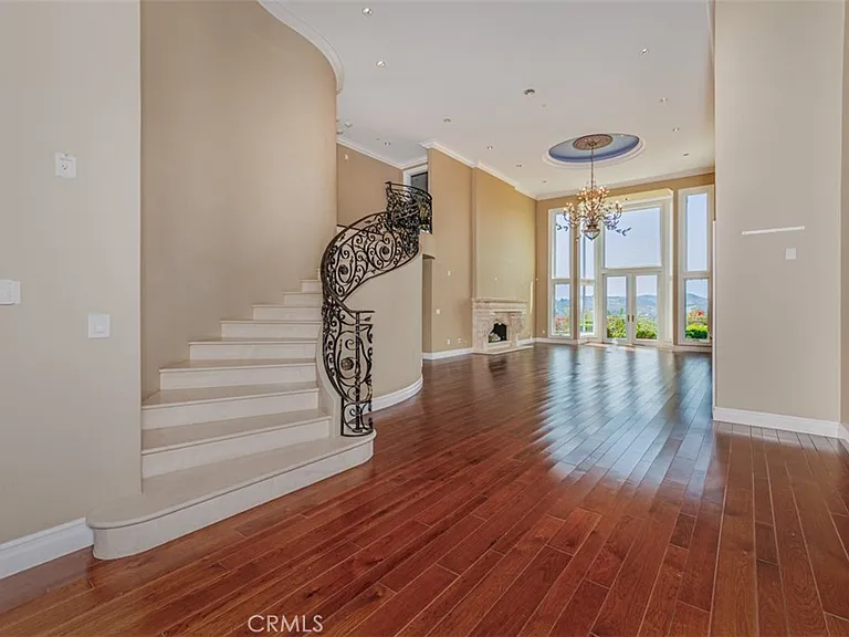 9772 Crestview Cir — Photo 4