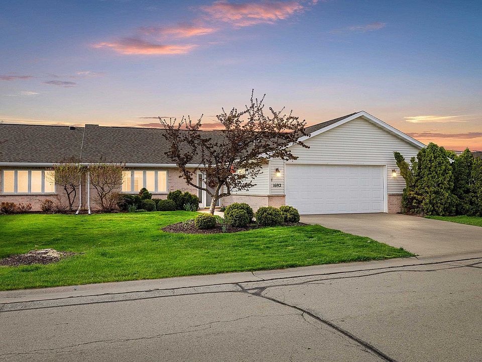 1st image of 1692 Twin Lakes Cir