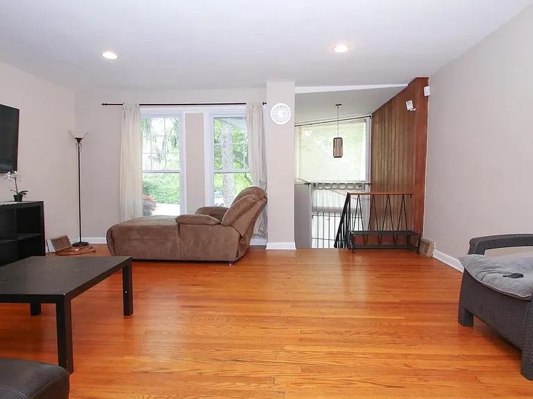 2734 W Country Club Rd — Photo 3