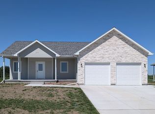 120 Revere Cir, Lexington, NE 68850