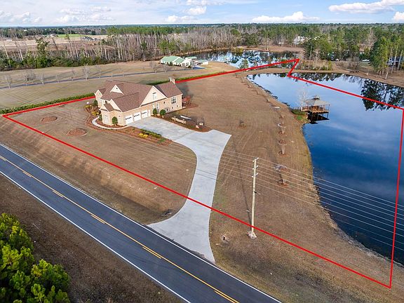 3rd image of 42 Claxton Rd