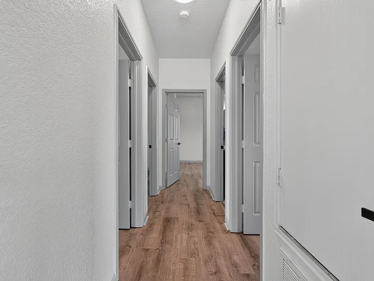 112 Remington Rd — Photo 16
