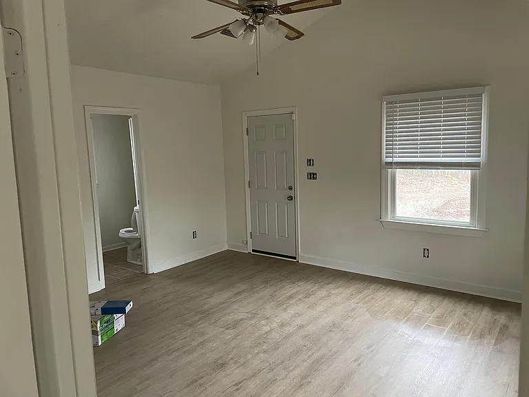 420 Grenfell Ave — Photo 8