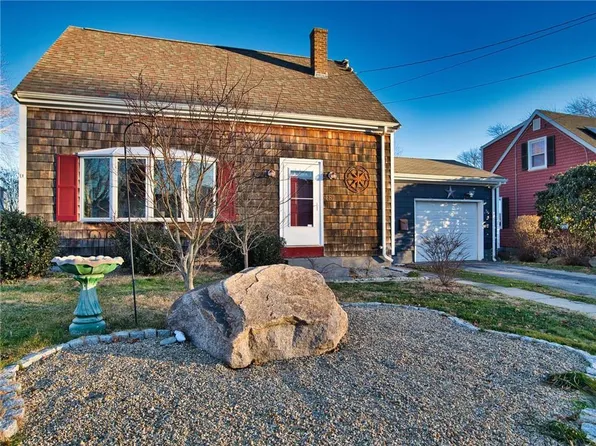 48 Ash Ave, Tiverton, RI 02878