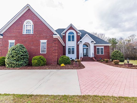 2nd image of 308 Gator Dr