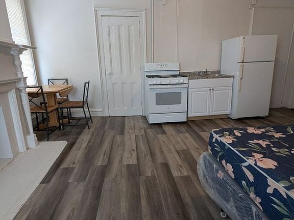 3rd image of 157 Coleman St #6