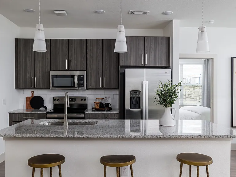 Avelyn San Marcos — Photo 7