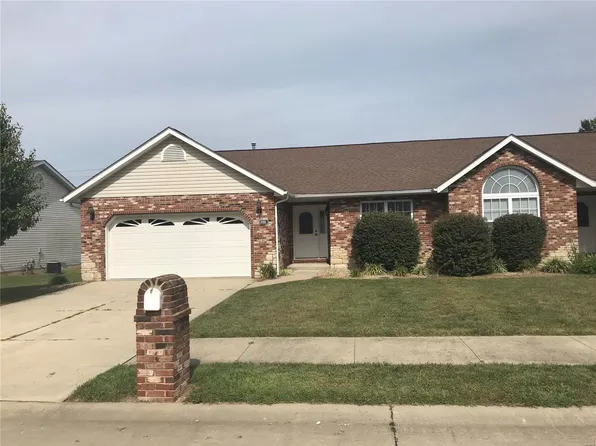 2213 Madero Dr, Shiloh, IL 62221