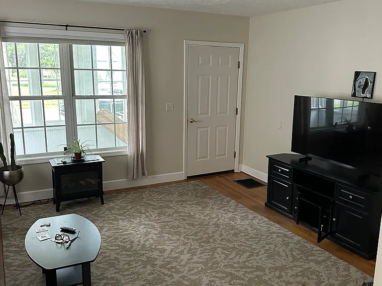 502 Balsam St #1 — Photo 11