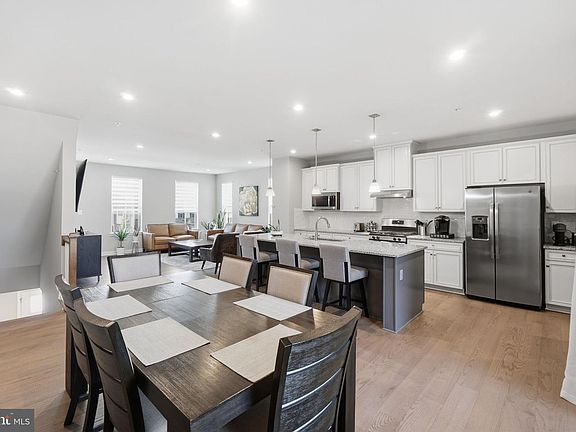 5th image of 8634 Shady Pines Dr