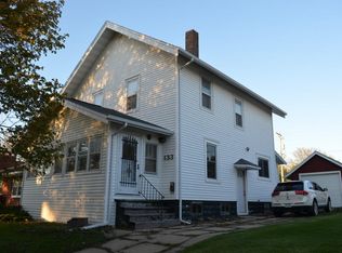 133 7th Ave SE, Oelwein, IA