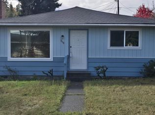 808 W 9th St, Port Angeles, WA 98363